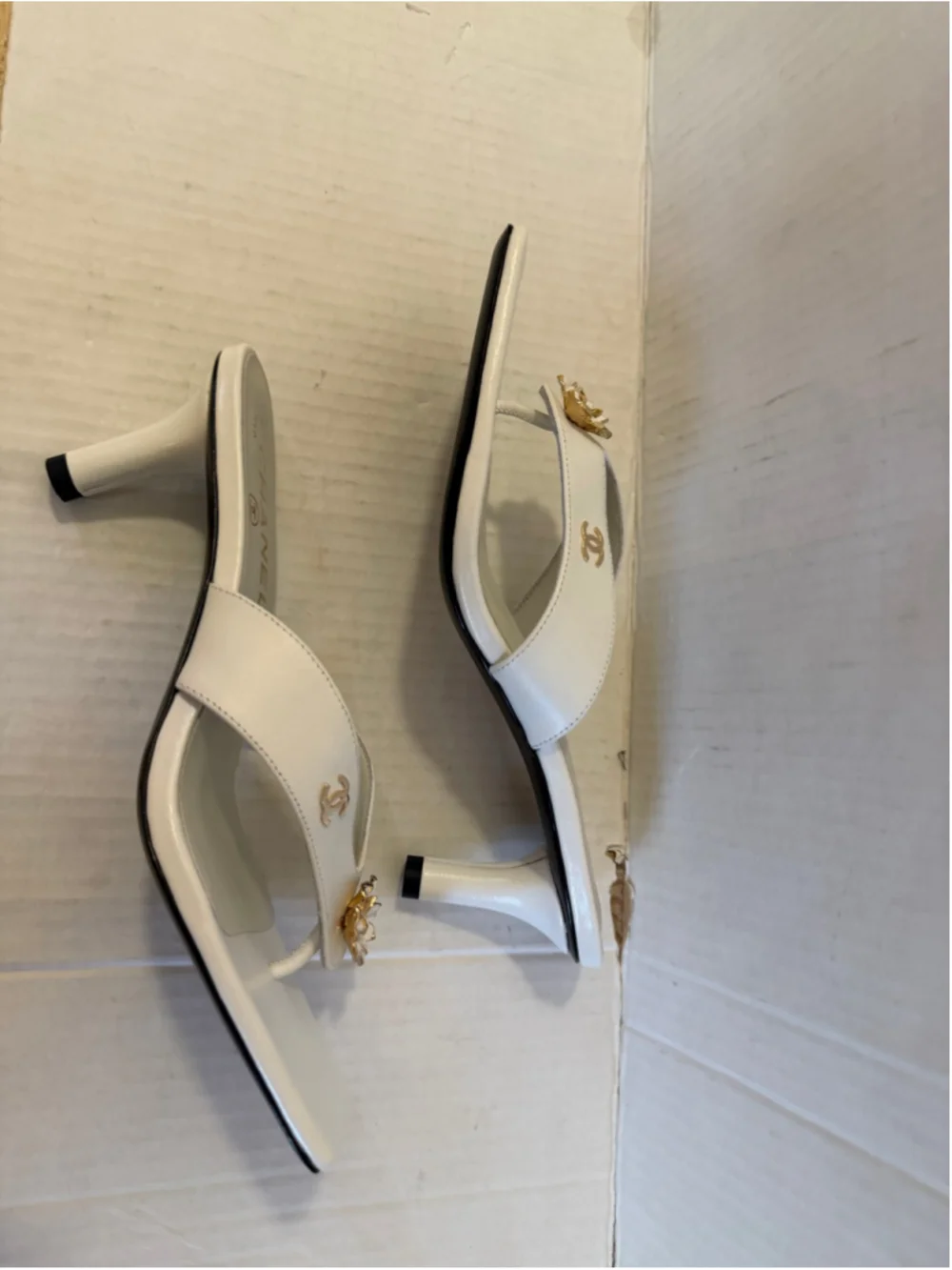 CHANEL White Leather Camellia CC Logo Square Toe Thong Mule Heels EU 38C US 7.5